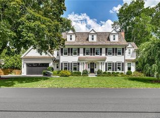 35 Bramble Ln, Riverside, CT 06878