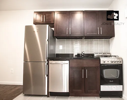 Rented by Jonis Realty | media 4