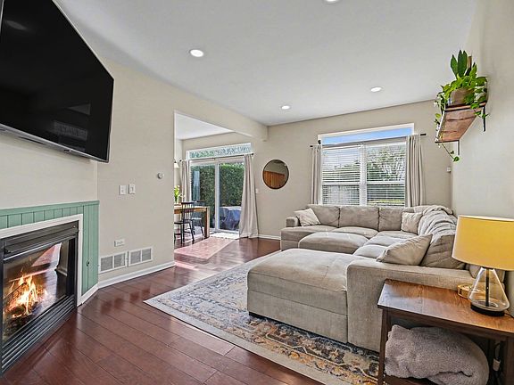 3rd image of 2618 Foxwood Dr