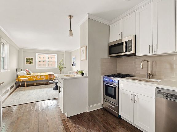 4th image of 191 Willoughby St