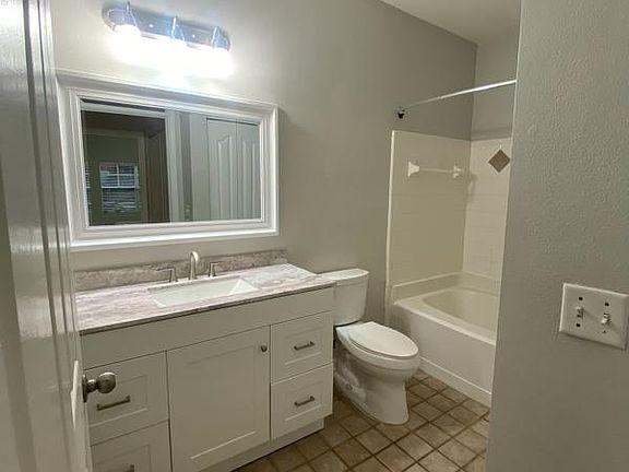 4th image of 4207 S Dale Mabry Hwy Unit 8107