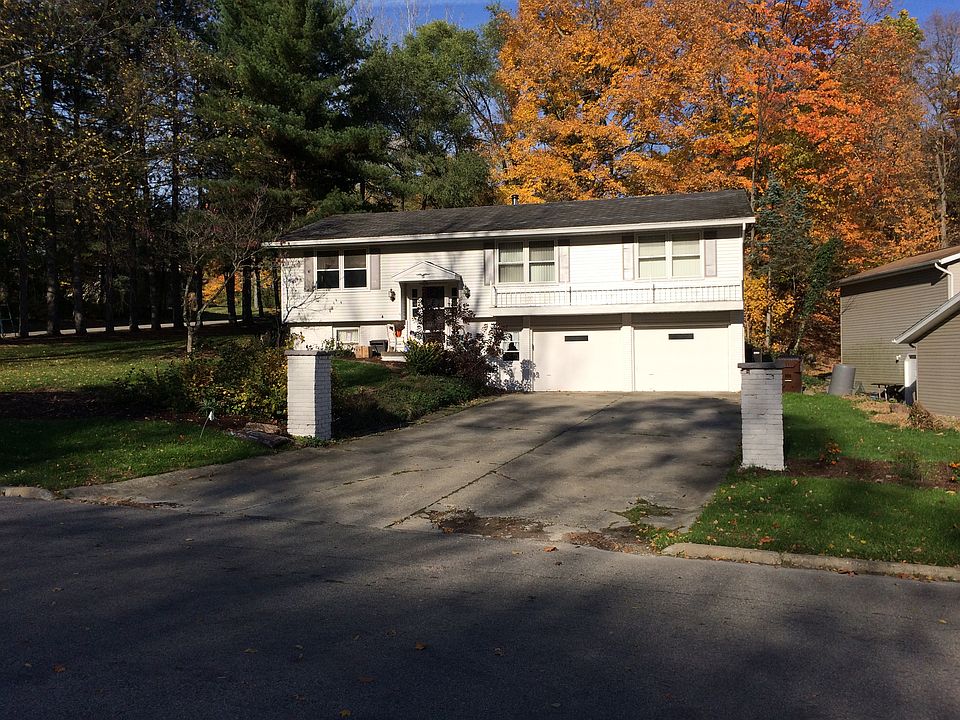 1st image of 755 Carol Ln