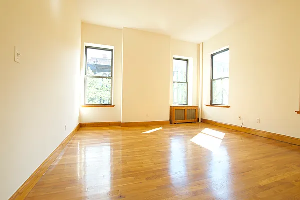 Rented by Street Realty Brokerage LLC | media 13