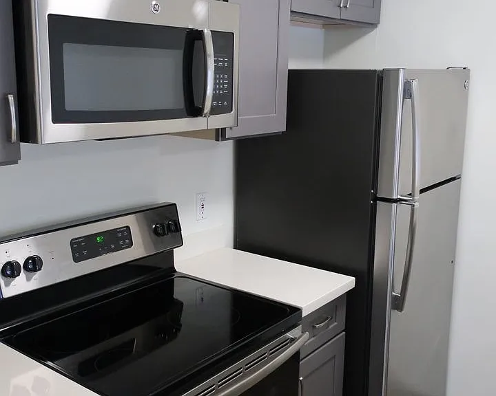 6040 Cali - Spacious 1 & 2 Units | Washer/Dryer | Private Balcony | Lots on Natural Light — Photo 40