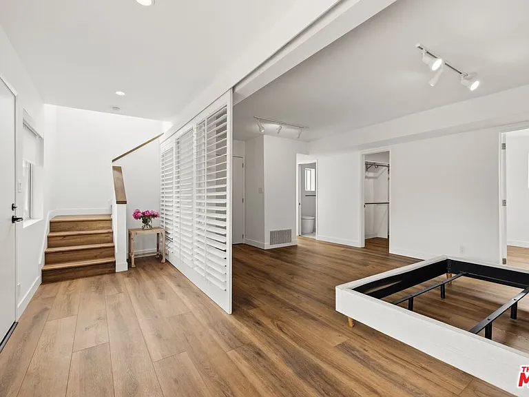 28 24th Pl — Photo 14