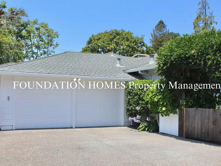 33 College Ct — Photo 24