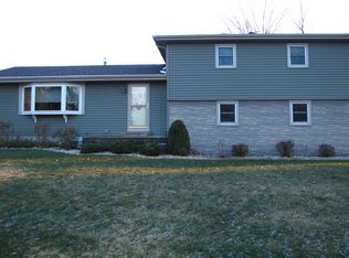 410 Southland Dr S, Tuscola, IL 61953