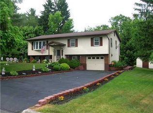 7 Piccadilly Ct, Newburgh, NY 12550