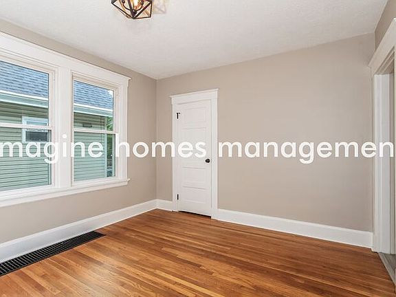 4th image of 2732 Cox Ln