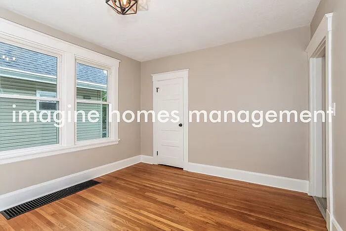 2732 Cox Ln — Photo 4