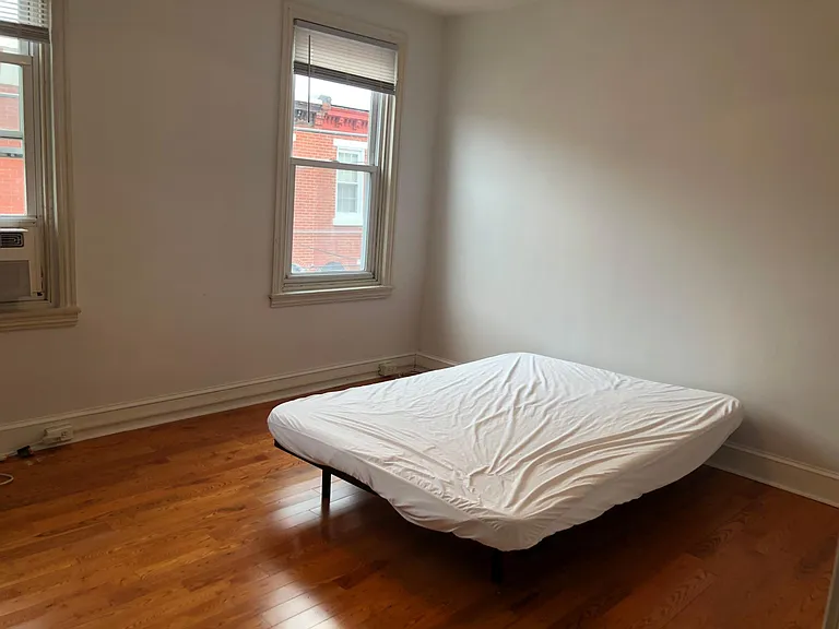 808 Livingston St — Photo 13