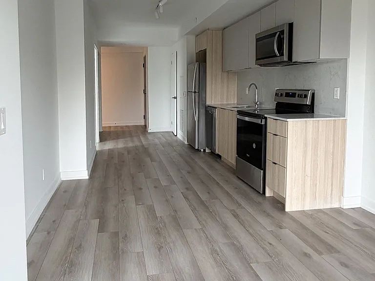 2000 Bathurst St #608 — Photo 7