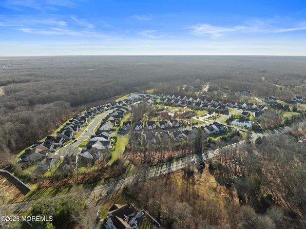 4 Legacy Court, Freehold, NJ 07728