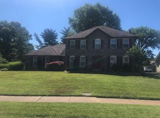 178 Log Hill Ln, Ballwin, MO 63011