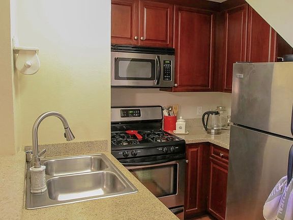 3rd image of 21500 Burbank Blvd APT 319