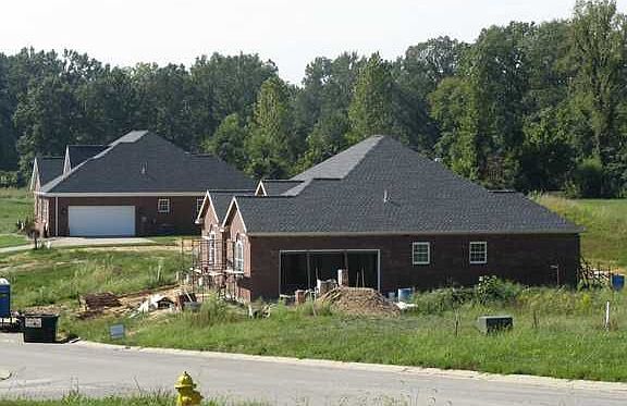 4th image of 5600 Saint Clare Dr
