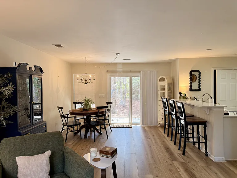 1104 Harvester Cir #1 — Photo 8