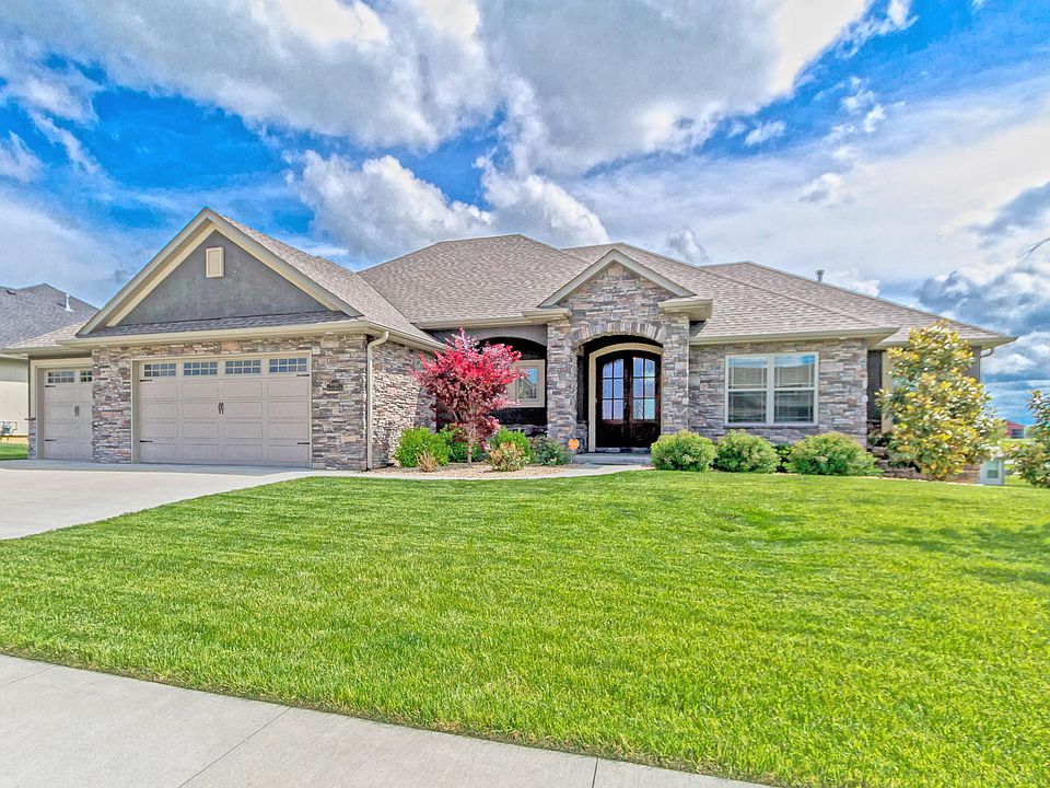 1st image of 6402 Shallow River Dr
