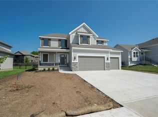 2043 SW Farm Field Ln, Lees Summit, MO 64082