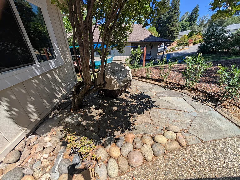23256 Lone Pine Dr — Photo 24