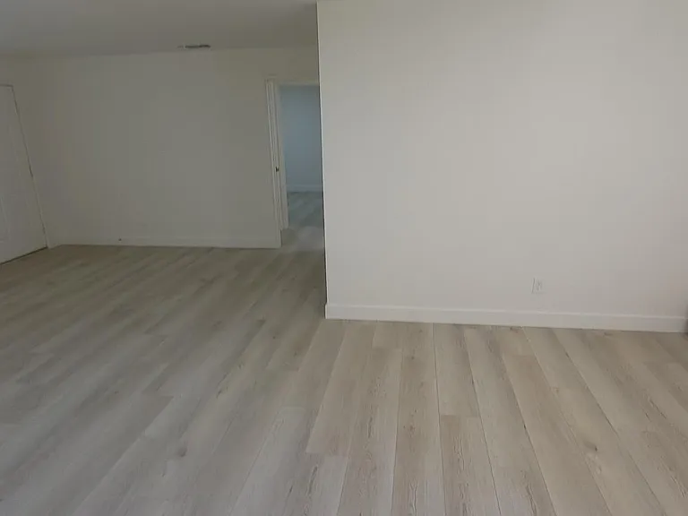 7975 Orange Ave — Photo 5