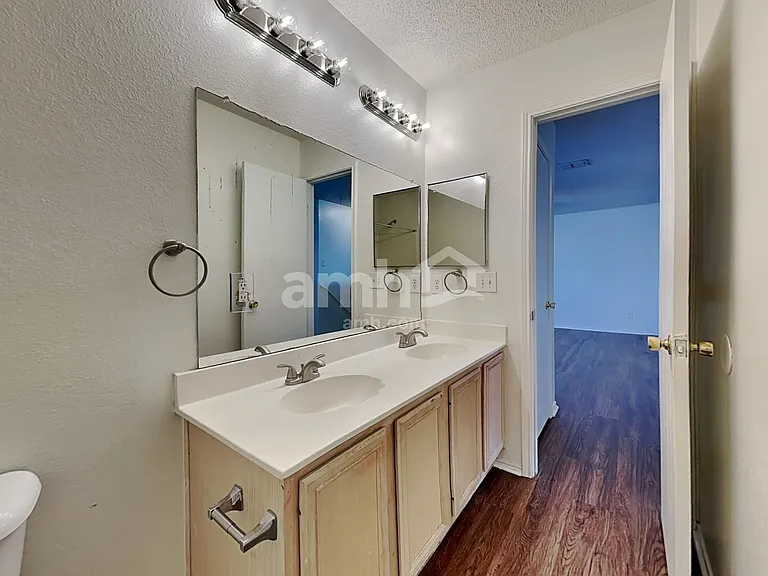 1528 Englewood Dr — Photo 18
