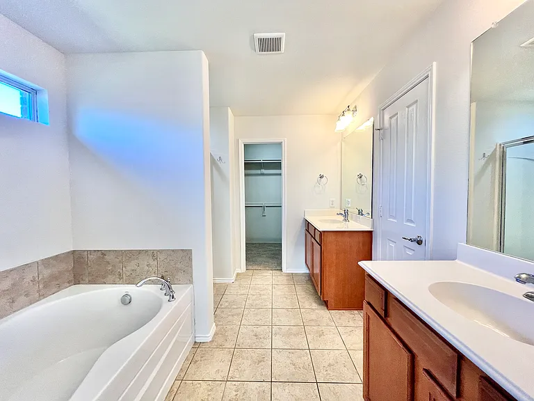 903 Mazatlan Ct — Photo 9