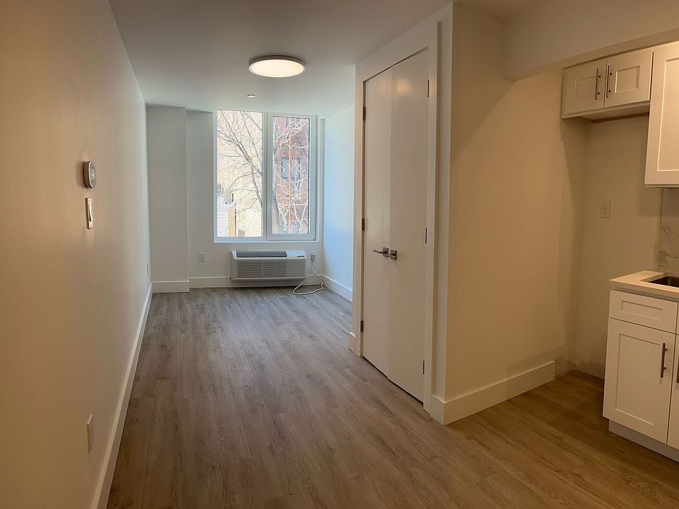 2nd image of 1131 Grant Ave Floor 2