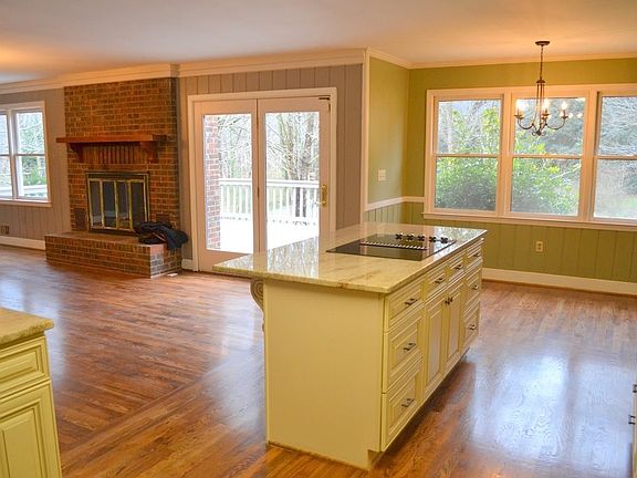5th image of 224 Bentway Ln