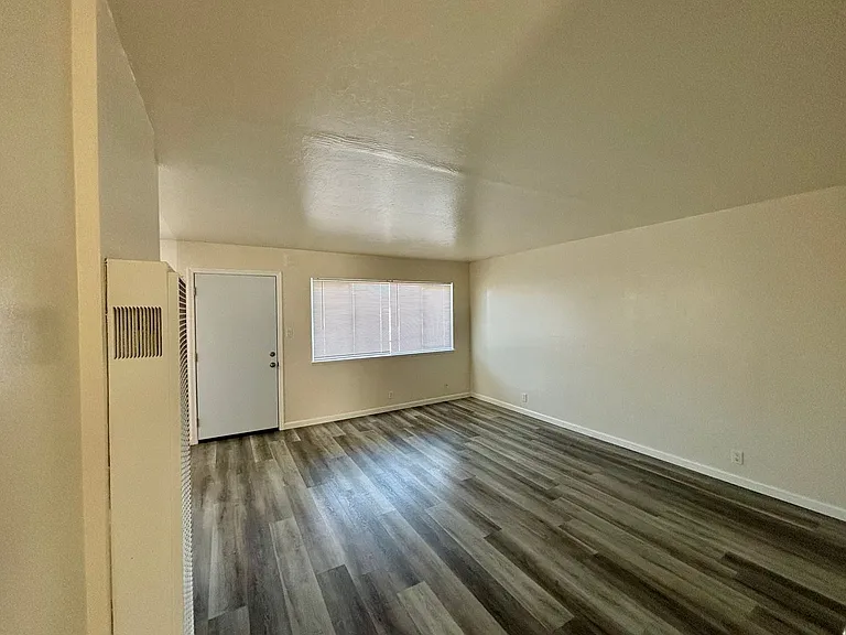 516 Buena Vista Ave #J — Photo 4