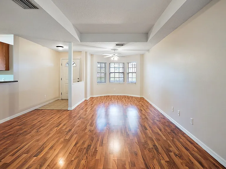 1204 Wood Duck Ln — Photo 3