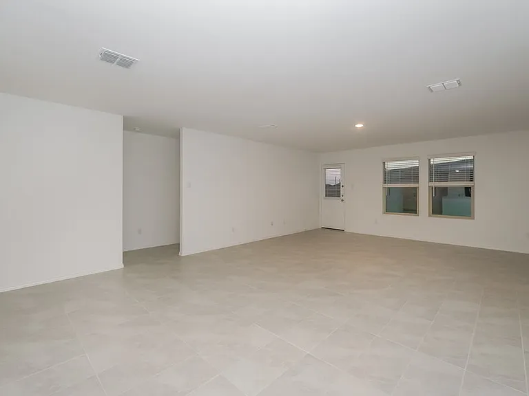 8401 Hollow Bend St — Photo 3