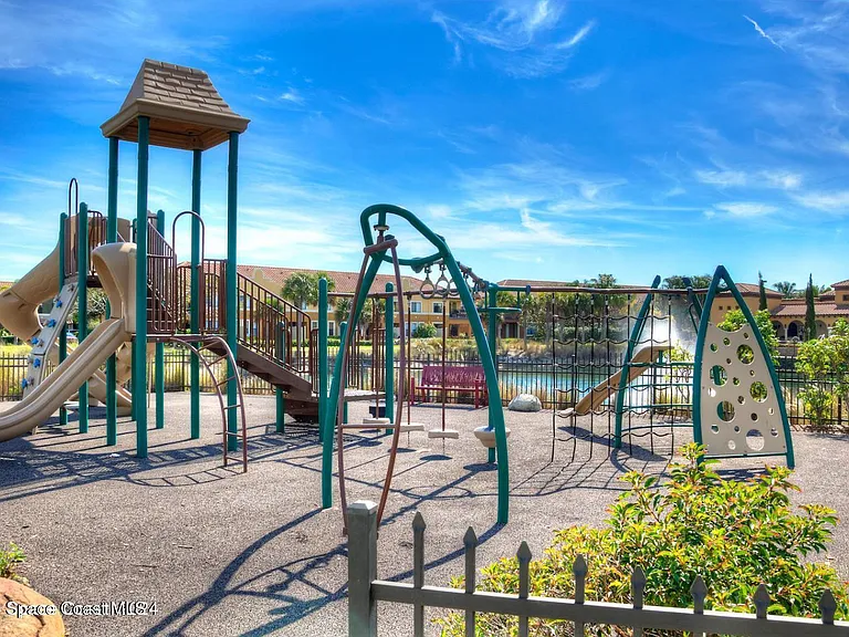 765 Ventura Dr — Photo 33