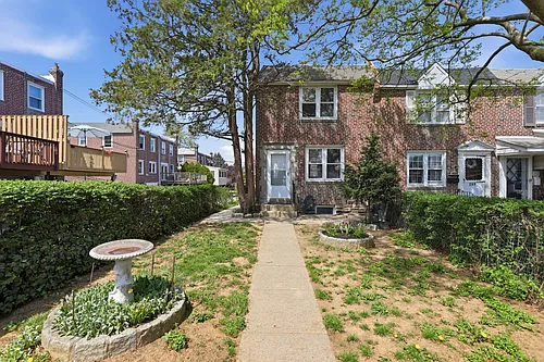 271 W Wyncliffe Ave Photo 1