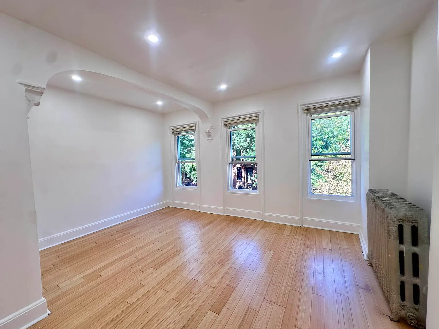 906 Lafayette Avenue — Photo 1