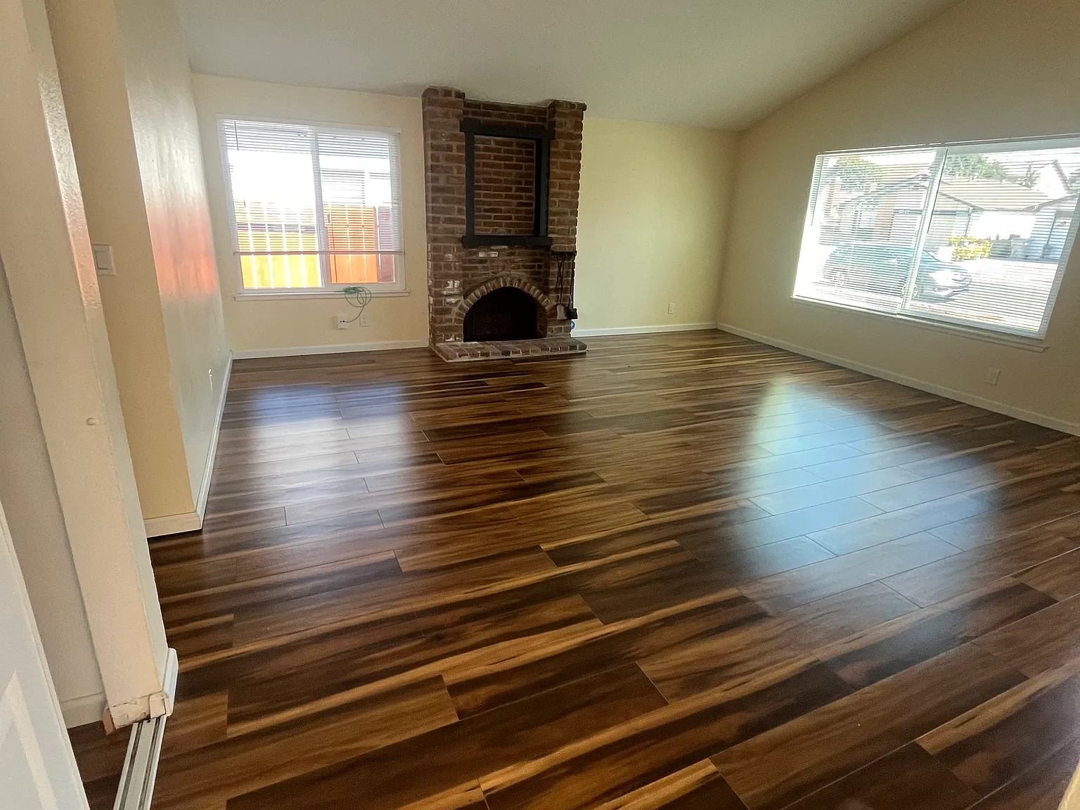 3 bed, 1405 sqft, $3,950 — Photo 4