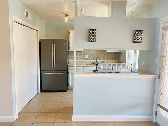 5th image of 633 Camino Floretta NW #1