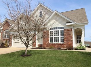 615 Bluffs View Ct, Eureka, MO 63025