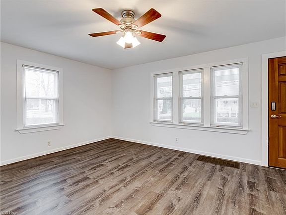 4th image of 3489 Hiwood Ave