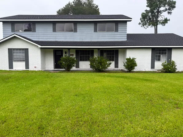 2712 Seattle St, Nederland, TX 77627