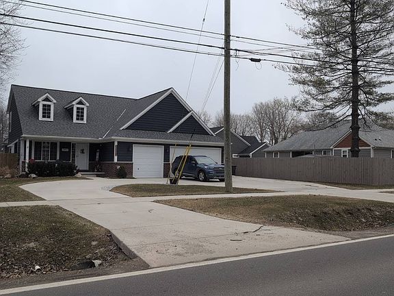 3rd image of 28927 Cotton Rd