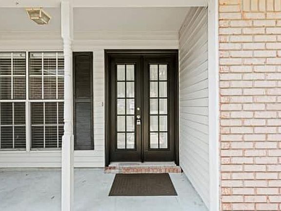 4th image of 4498 Parkwood Ln