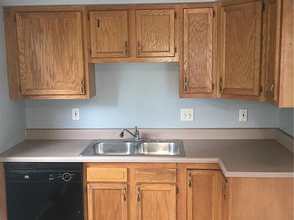 3rd image of 832 Liggett Ave