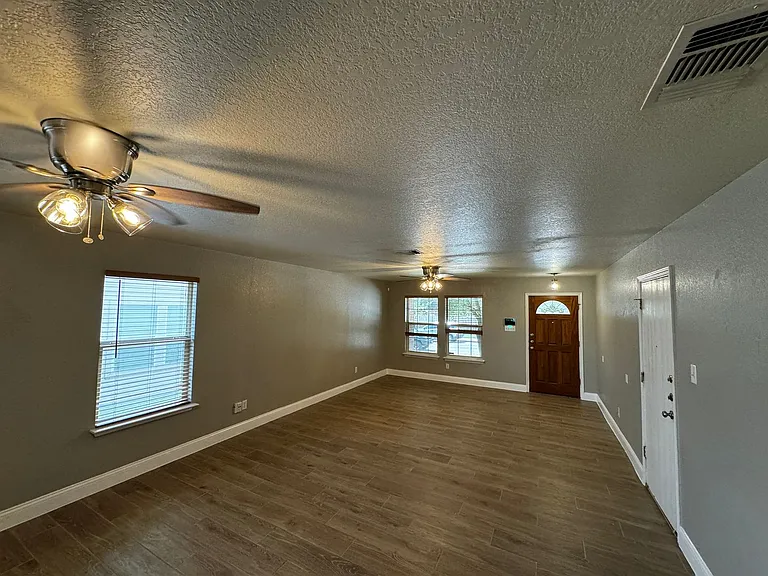 9016 Dublin Grn — Photo 6