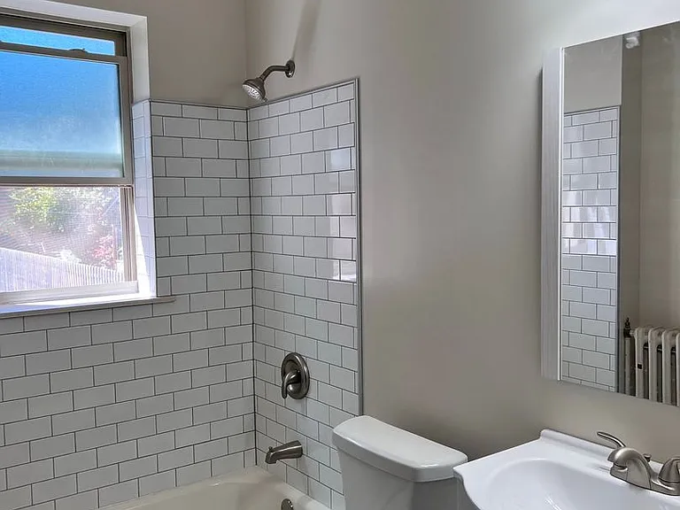 2558 Madison — Photo 64
