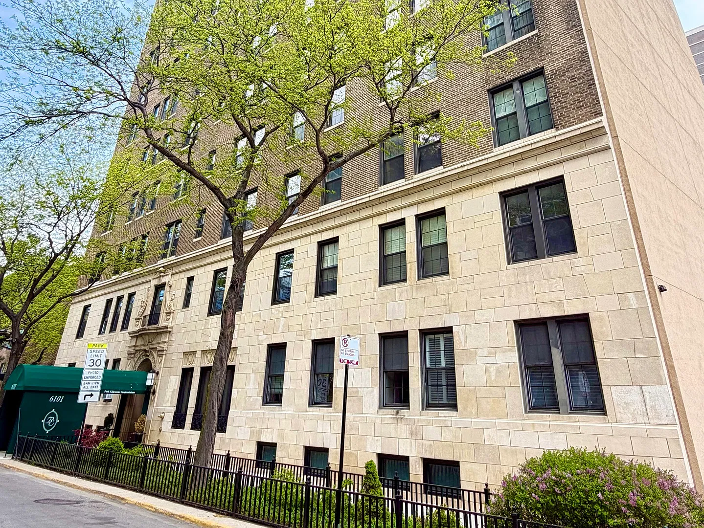 1 bed, 800 sqft, $1,700 — Photo 1