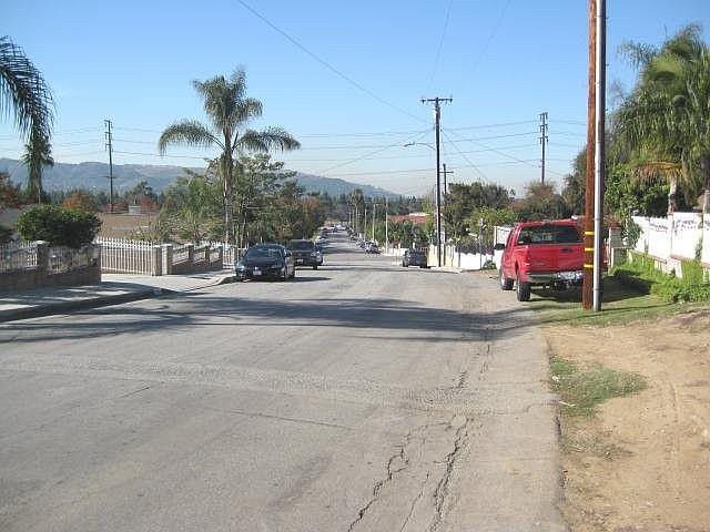 2nd image of 15933 Las Vecinas Dr