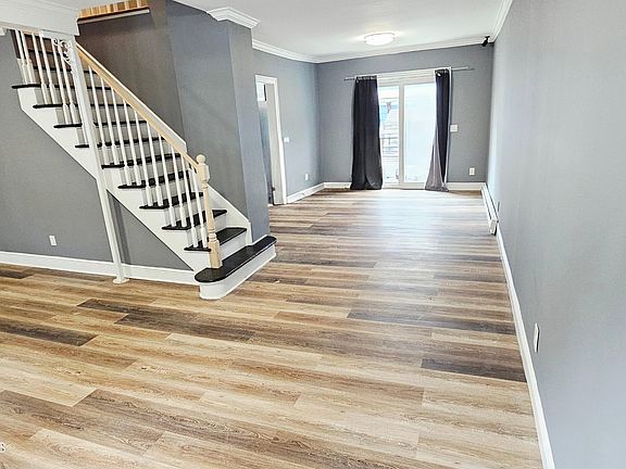 4th image of 39 Spring St