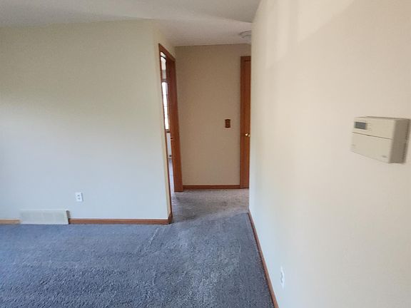 2nd image of 45 Oakridge Dr APT 3