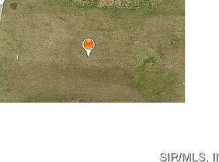 5606 Seasons Rdg, Smithton, IL 62285